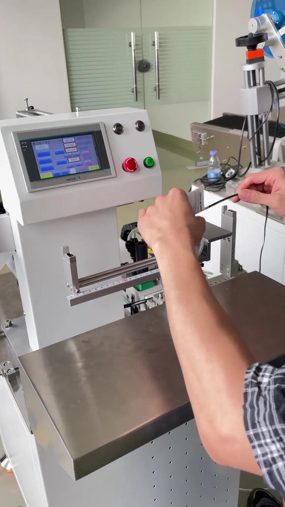 Semi-Automatic Fold-Over (Flag) Labeling Machine for Cables — Factory demo video still