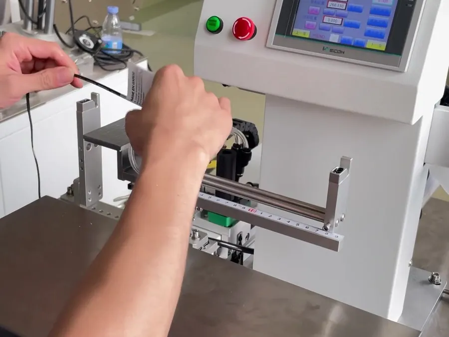 Fold-over (Wrap-around) Labeling Machine — image 5