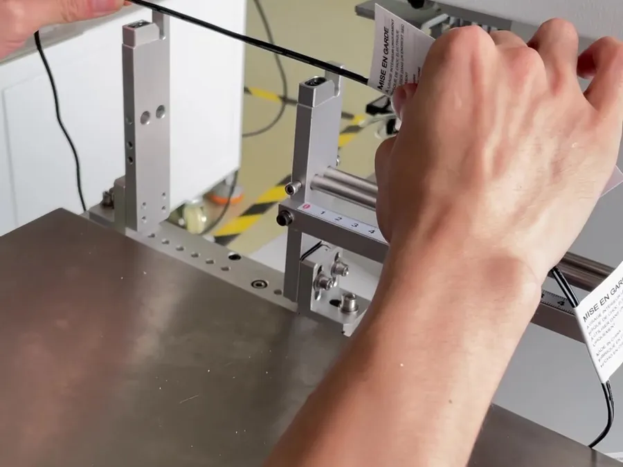 Fold-over (Wrap-around) Labeling Machine — image 6