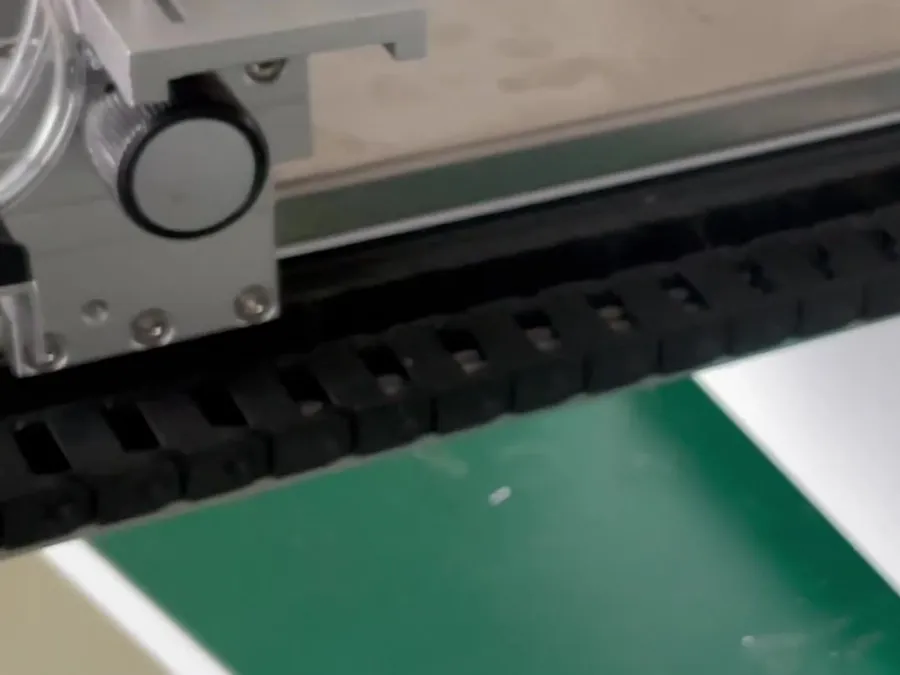 High-precision Semi-automatic Labeling Machine