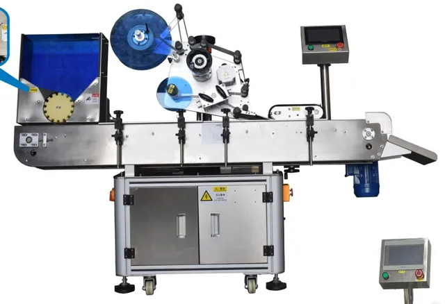 Automatic Horizontal Round Bottle Labeling Machine — Version A: bottle-separating feed structure