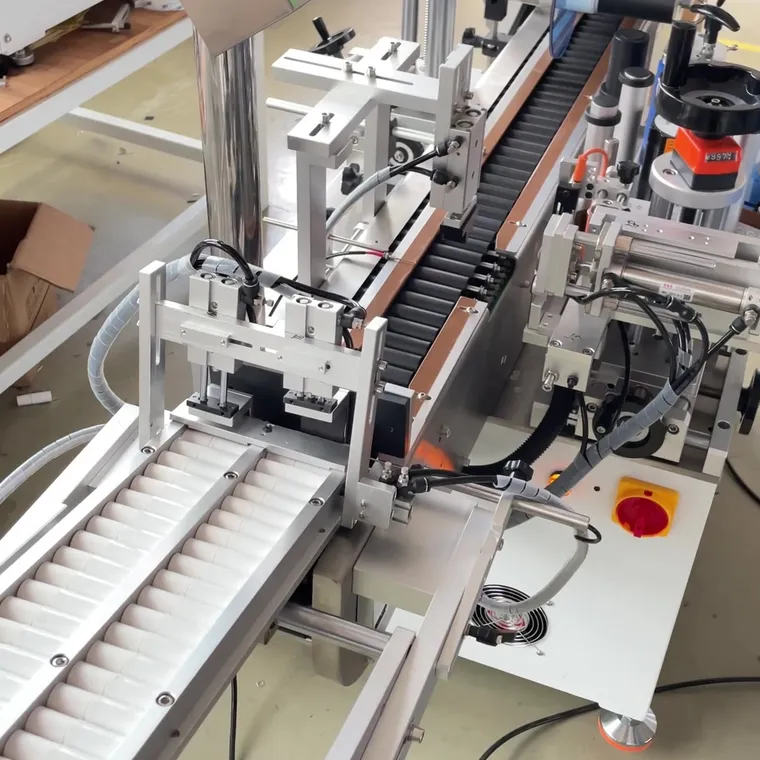 Automatic Round Bottle Labeling Machine