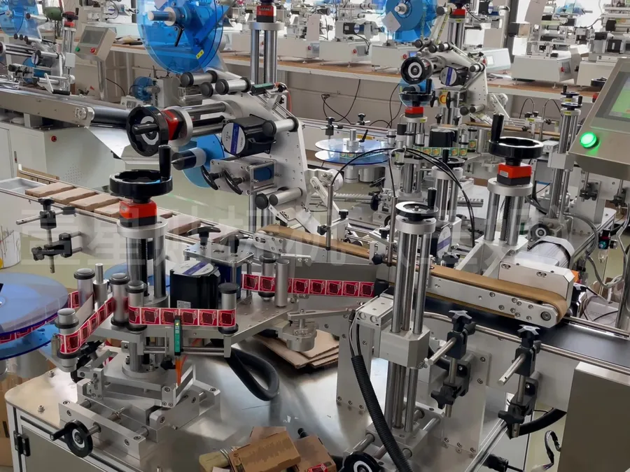 Box Sealing & Corner Labeling Machine — image 2