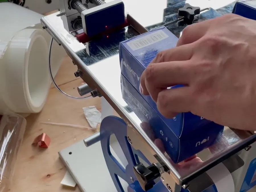 Box Sealing & Corner Labeling Machine — image 3