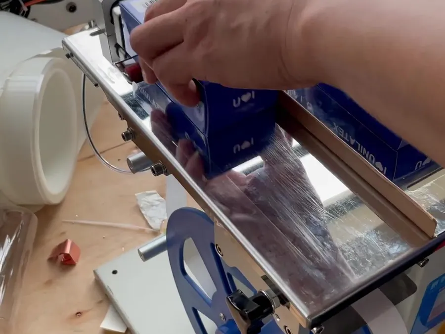 Box Sealing & Corner Labeling Machine — image 5